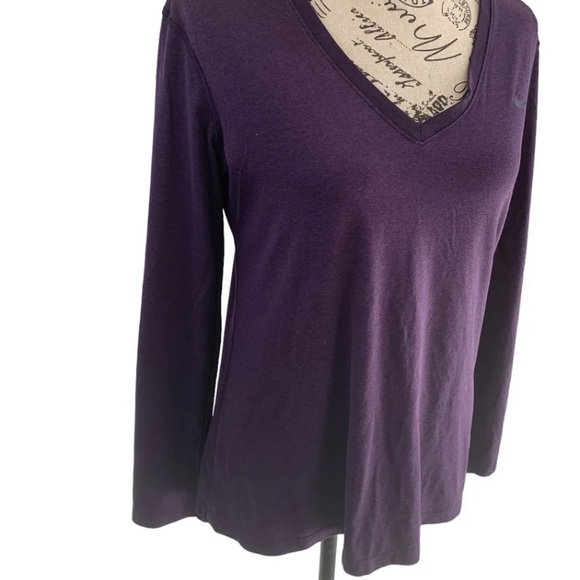 * Nike Womens medium dry fit shirt - Picture 3 of 7